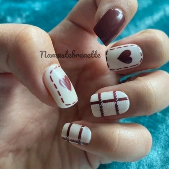 2/$16 Square Heart Press On Nails - Picture 10 of 17